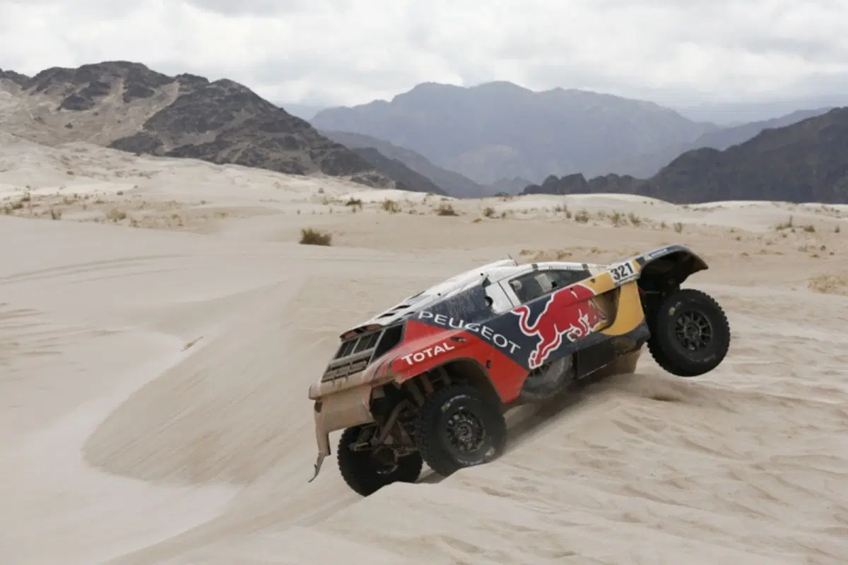 Tre Peugeot 2008 DKR16 al Silk Way Rally in Cina (3)