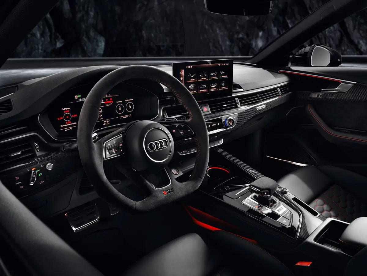Audi RS 4 Avant 2020, la wagon si rinnova (5)