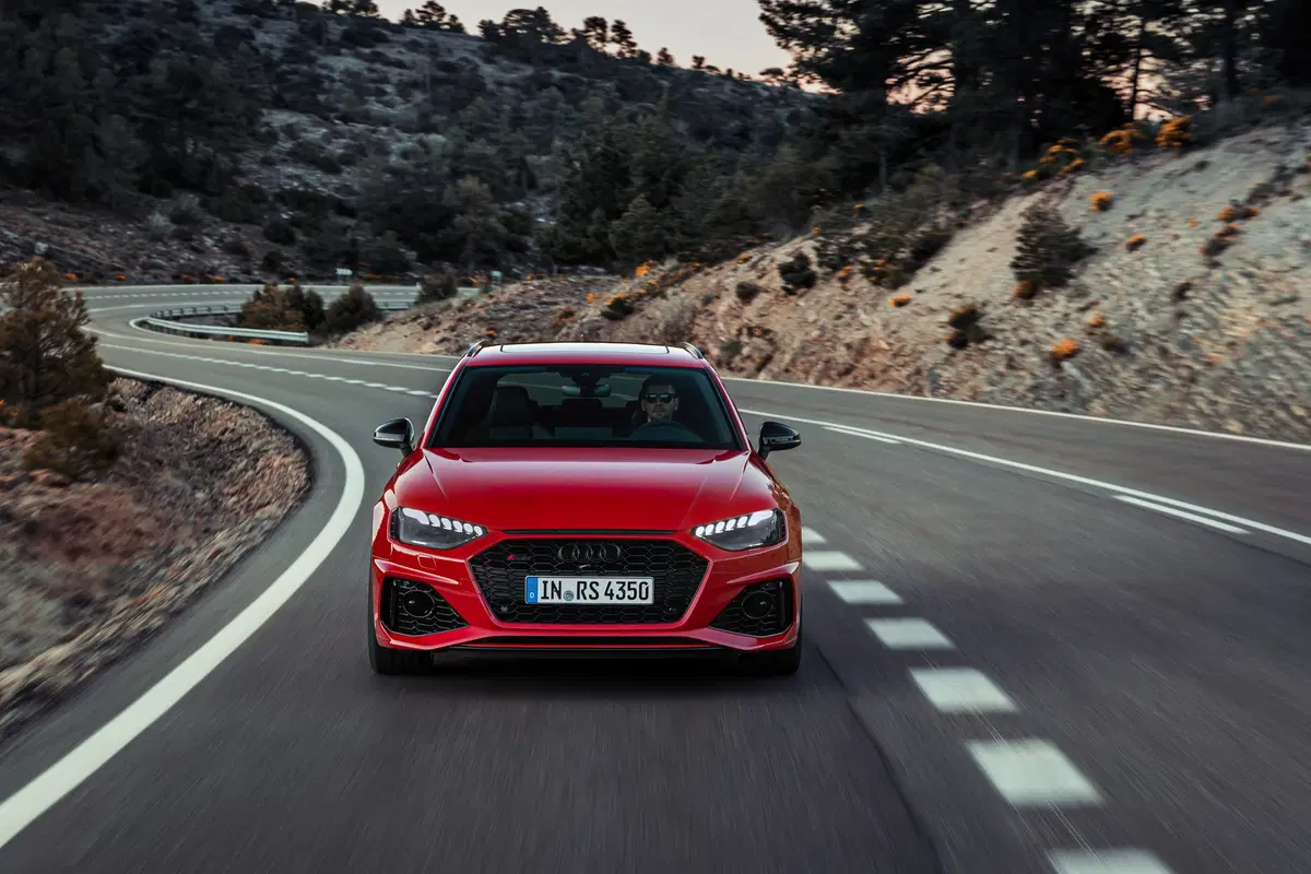 Audi RS 4 Avant (2017-24) (3)