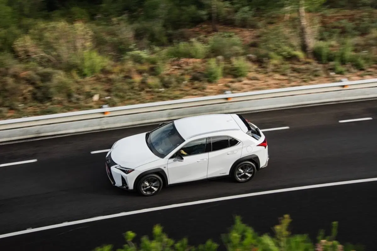 Lexus UX Hybrid 4WD Premium (23)
