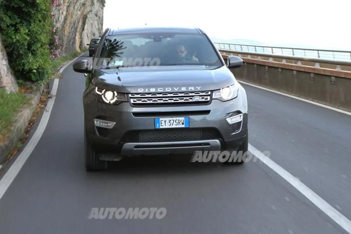 Land Rover Discovery 3.0d i6 mhev S awd 300cv 5p.ti auto (49)