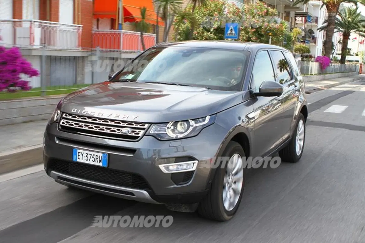 Land Rover Discovery 3.0d i6 mhev S awd 300cv 5p.ti auto (56)