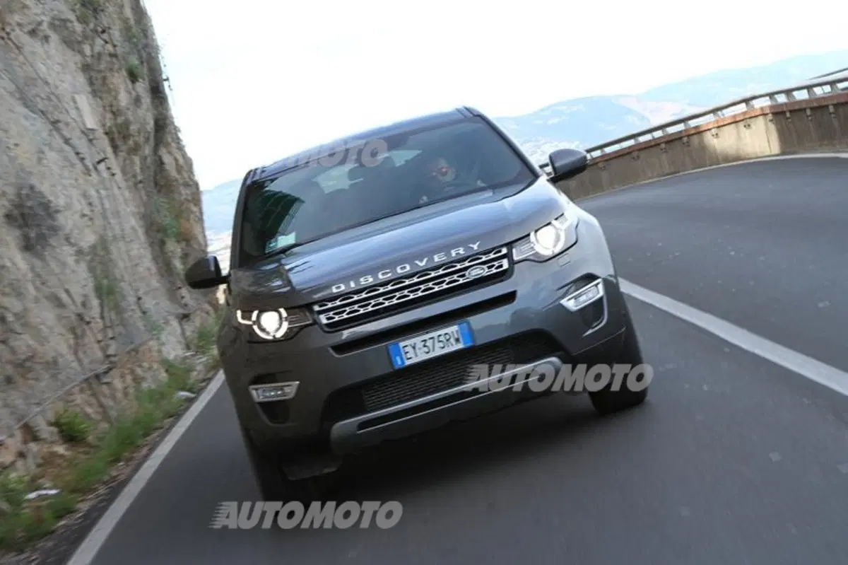 Land Rover Discovery 3.0d i6 mhev S awd 300cv 5p.ti auto (51)