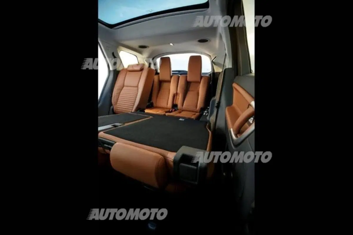 Land Rover Discovery 3.0d i6 mhev S awd 300cv 5p.ti auto (61)