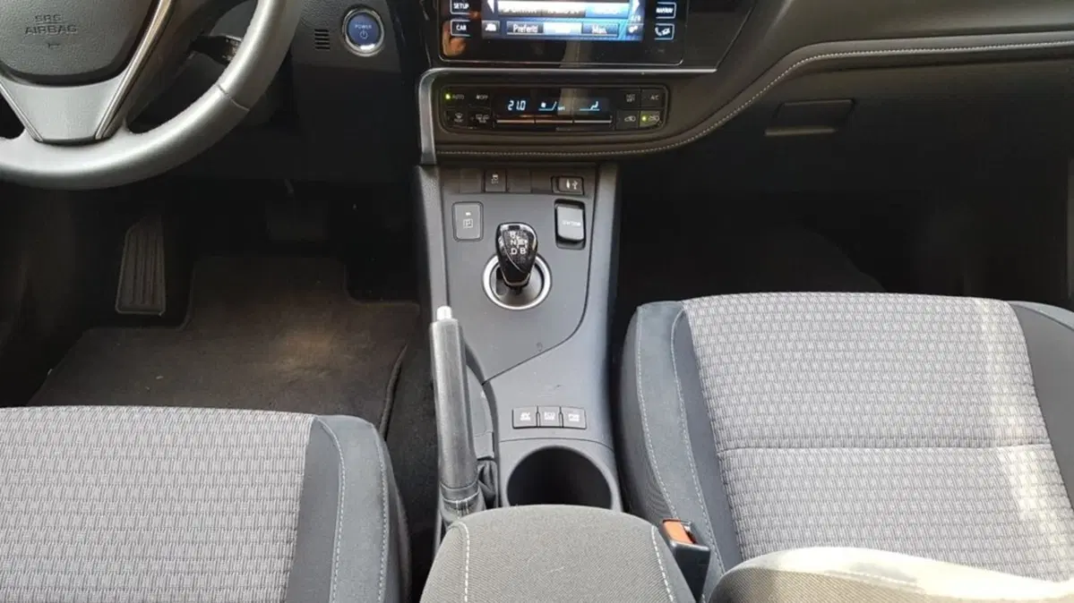 Toyota Auris Station Wagon 1.2 Turbo Lounge (19)