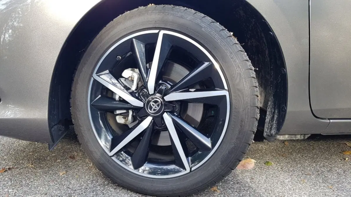 Toyota Auris Station Wagon 1.2 Turbo Lounge (20)