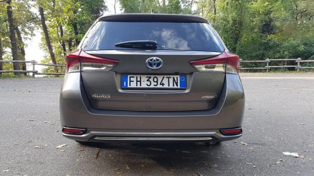 Toyota Auris Station Wagon 1.2 Turbo Lounge (5)