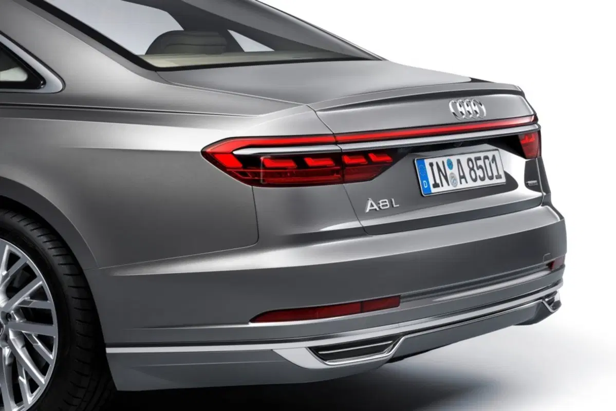Audi A8 (2017-->>) (48)