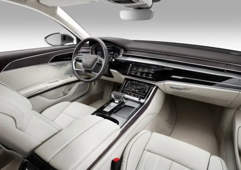 Audi A8 (2017-->>) (38)
