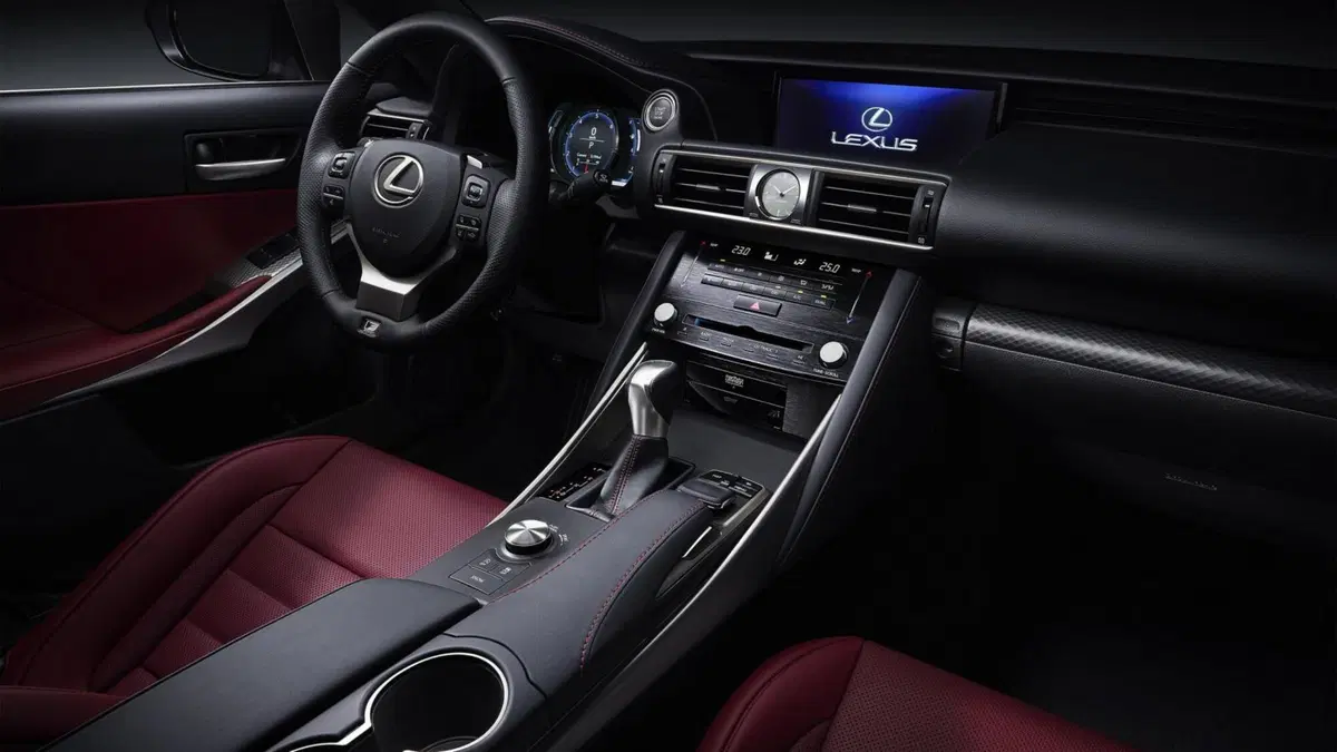 Lexus IS restyling: tutto cambi perché niente cambi (6)
