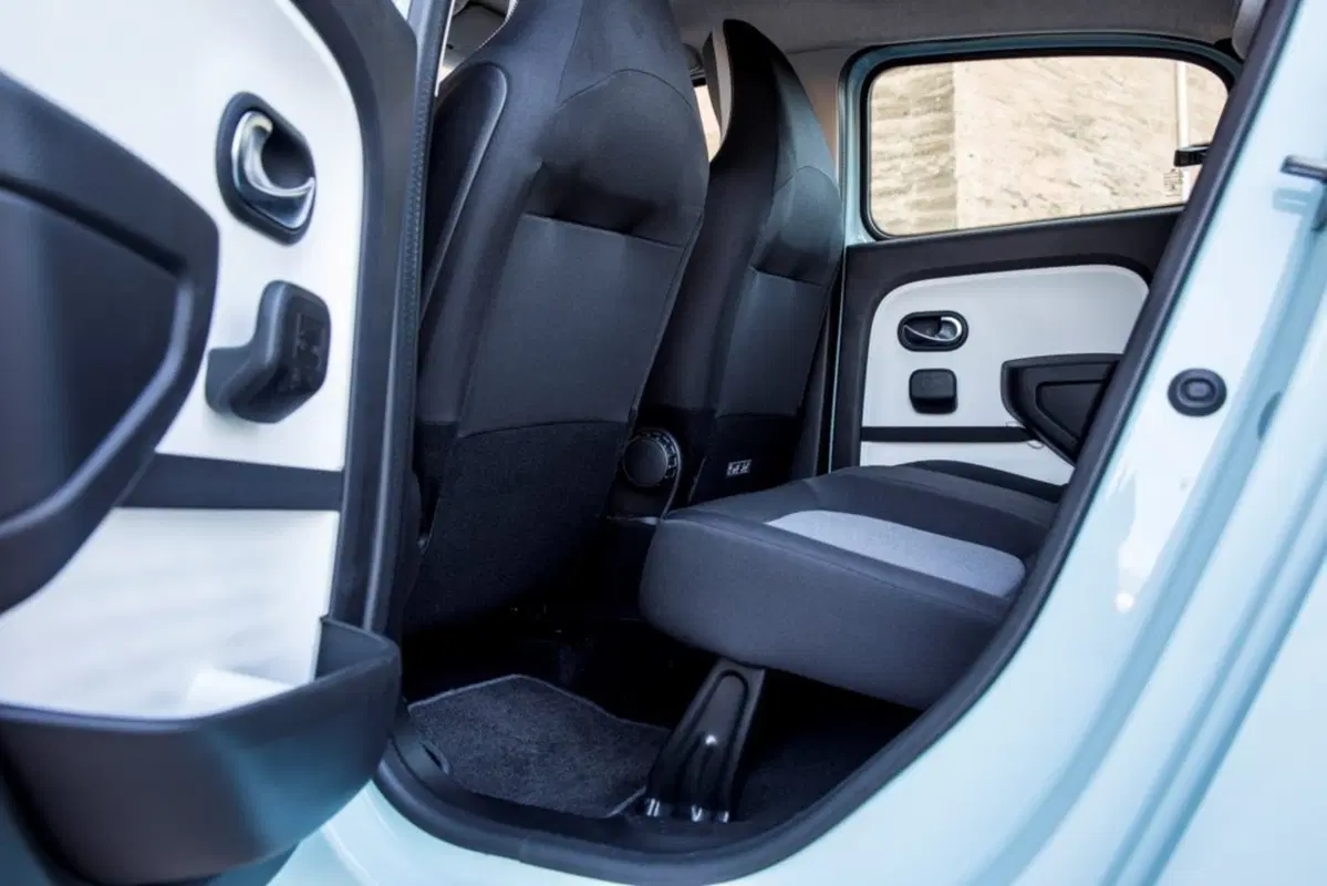 Renault Twingo TCe 90 CV EDC Zen (33)