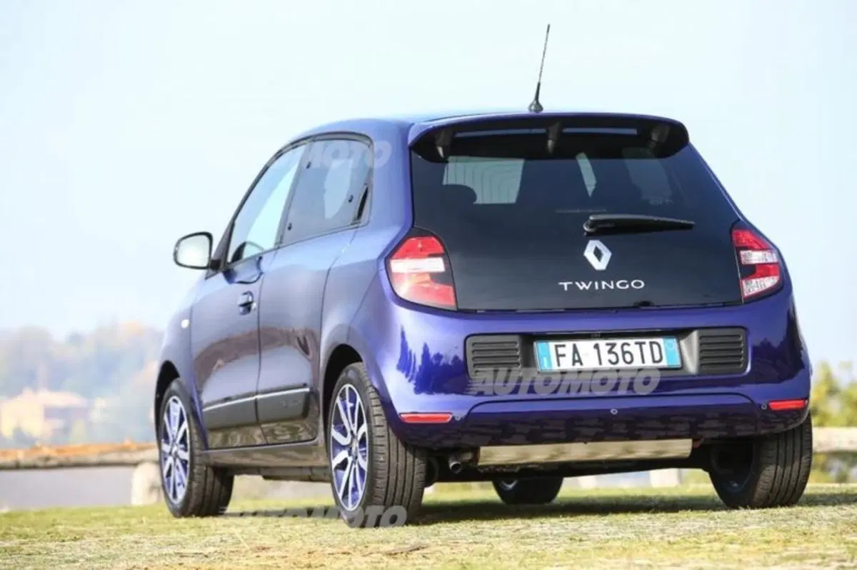 Renault Twingo TCe 90 CV EDC Zen (29)