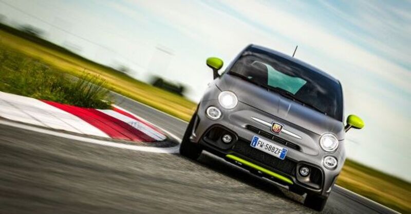 Nuova piccola sportiva FCA: Abarth 595 Pista 165 CV [foto e listino]