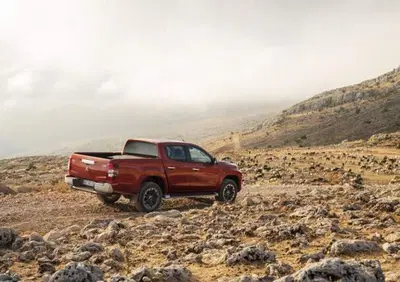 Mitsubishi L200 pick-up, alla guida della sesta generazione [video]