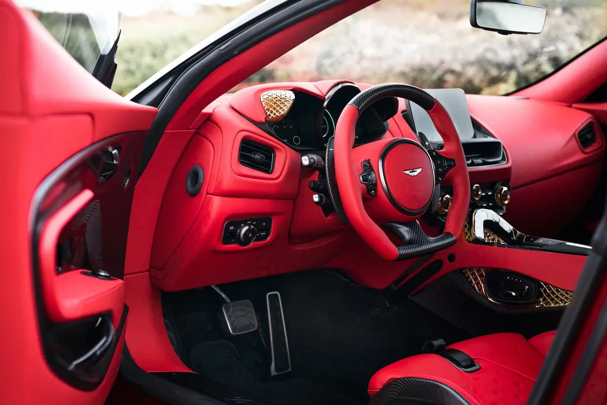 Aston Martin DBS GT Zagato: special edition da 19 esemplari (7)
