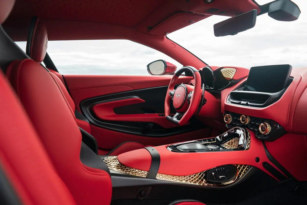 Aston Martin DBS GT Zagato: special edition da 19 esemplari (15)