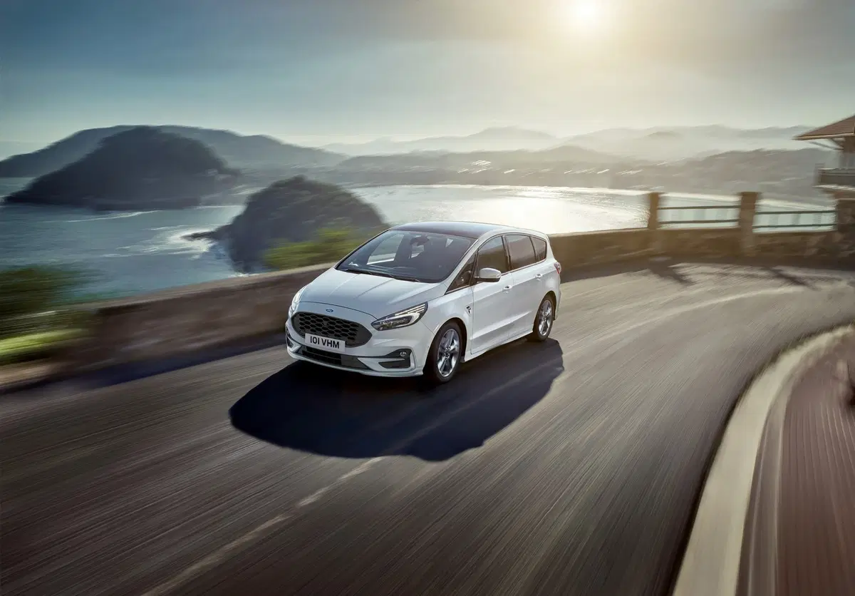 Ford S-MAX e Galaxy: restyling per le familiari (11)