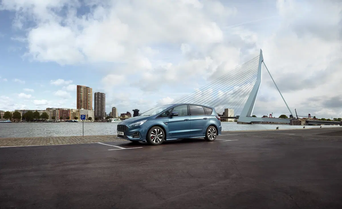 Ford S-MAX e Galaxy: restyling per le familiari (5)