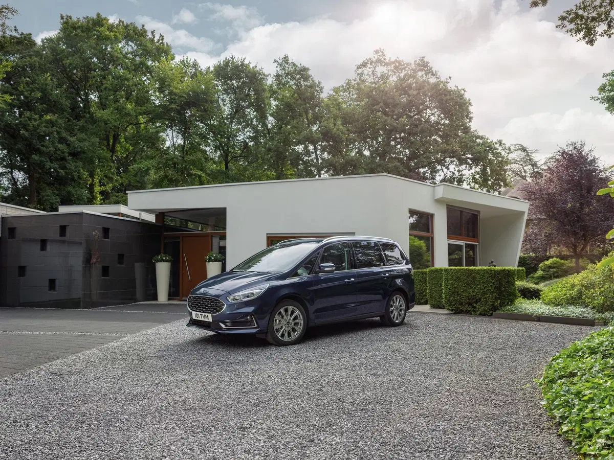 Ford S-MAX e Galaxy: restyling per le familiari (22)