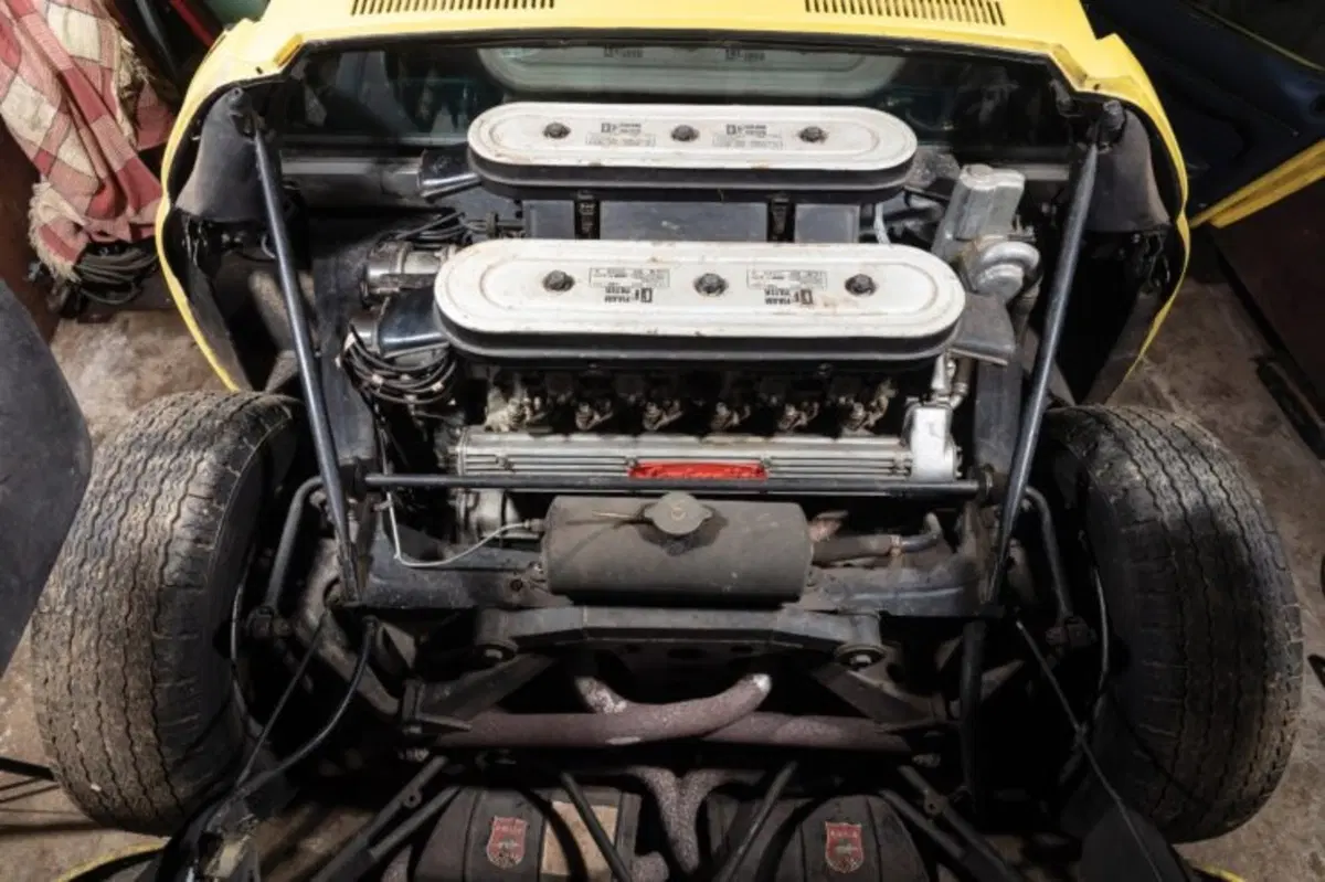 Lamborghini Miura P400 S: la supercar anni '60 torna a ruggire (9)
