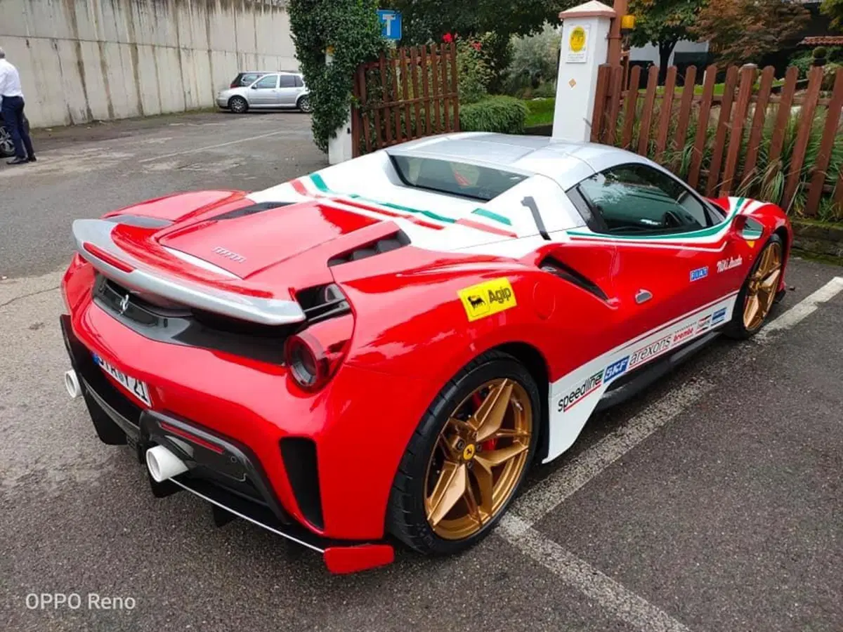 Pista Spider special: omaggio Ferrari a Niki Lauda con la stradale nei colori F1 [Foto Gallery] (2)
