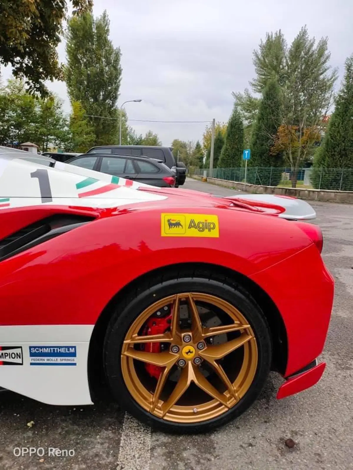 Pista Spider special: omaggio Ferrari a Niki Lauda con la stradale nei colori F1 [Foto Gallery] (3)