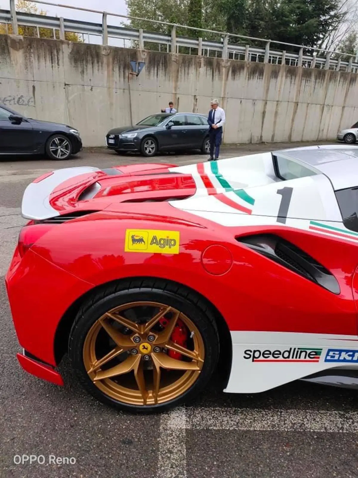Pista Spider special: omaggio Ferrari a Niki Lauda con la stradale nei colori F1 [Foto Gallery] (6)