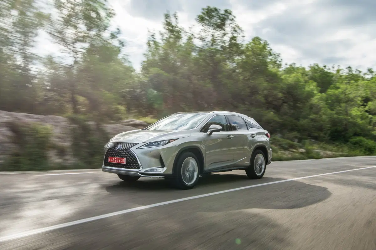 Lexus RX 2020: il luxury SUV giapponese si rinnova (9)