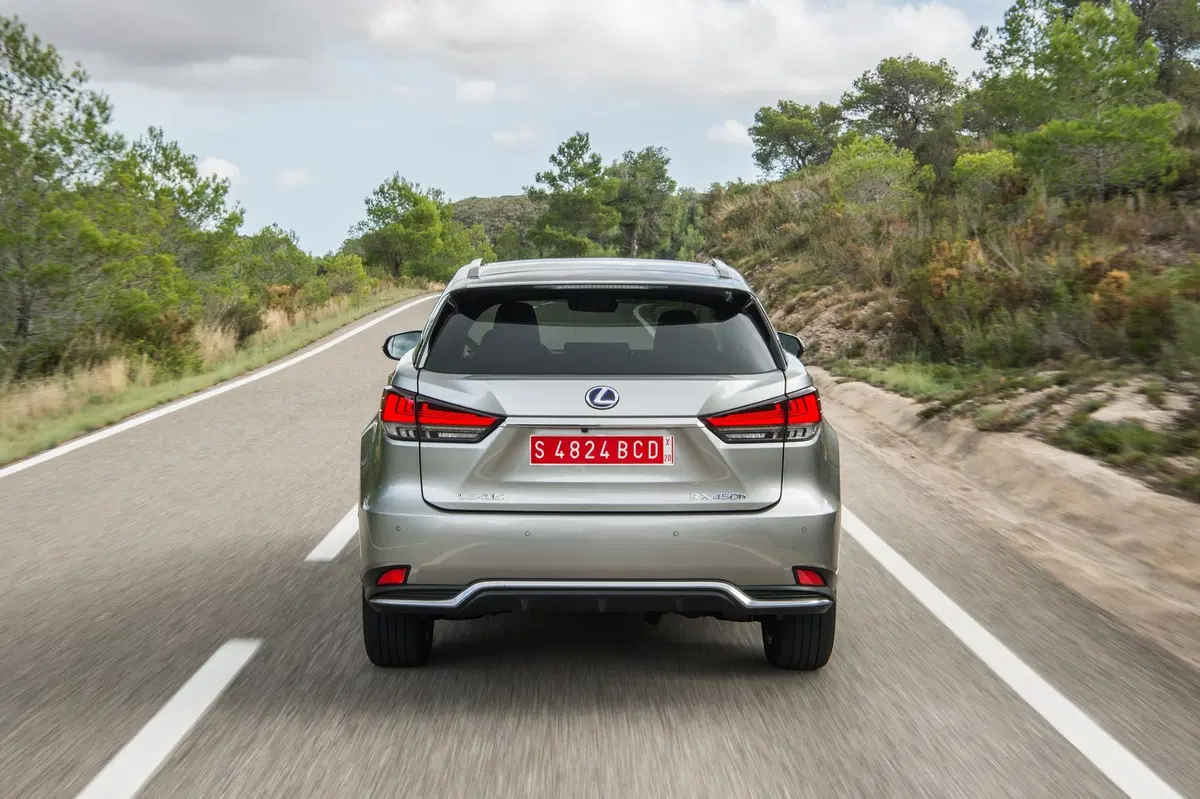 Lexus RX 2020: il luxury SUV giapponese si rinnova (10)