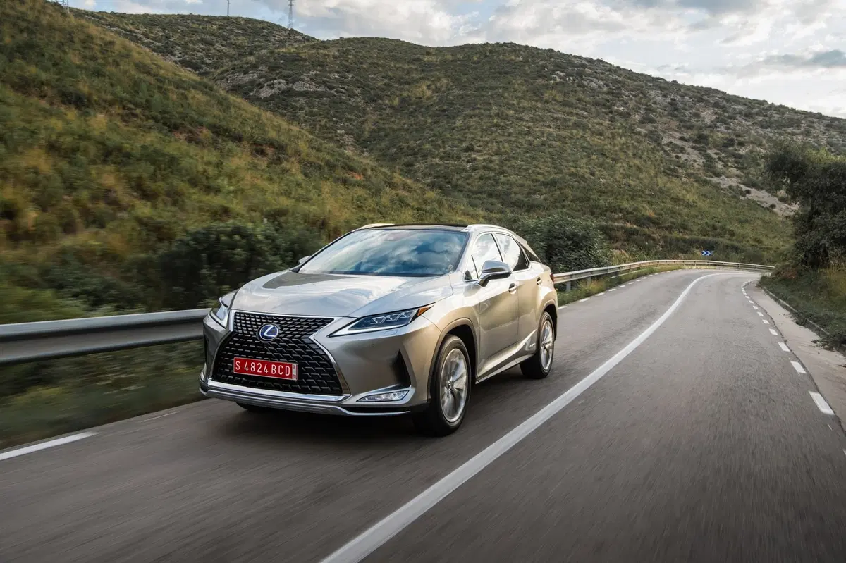 Lexus RX 2020: il luxury SUV giapponese si rinnova (11)