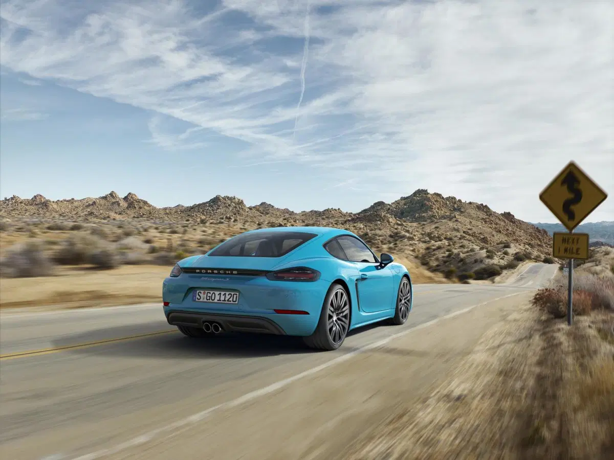 Porsche 718 Cayman, addio aspirato: arriva il boxer 4 cilindri turbo (4)