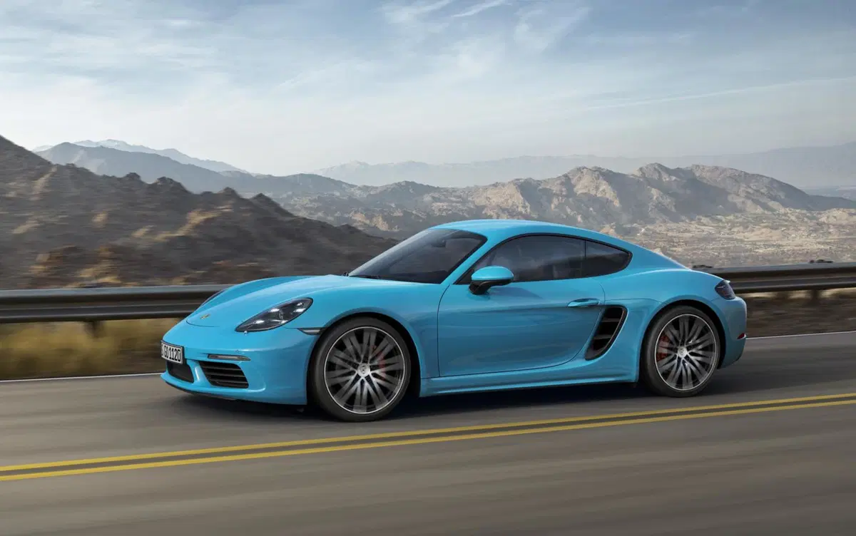 Porsche 718 Cayman, addio aspirato: arriva il boxer 4 cilindri turbo (6)