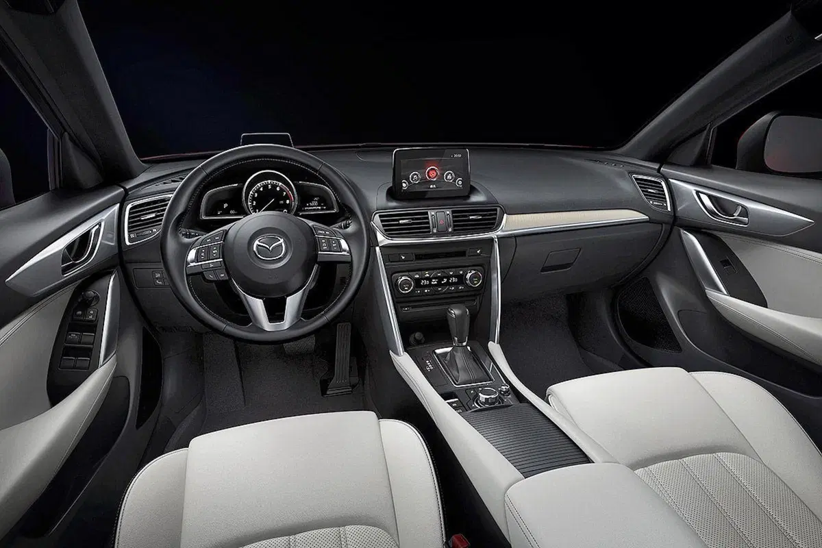 Mazda CX-4, un po' SUV un po' coupé (5)