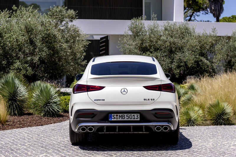 Disponibile anche la versione 53 AMG da 435 CV