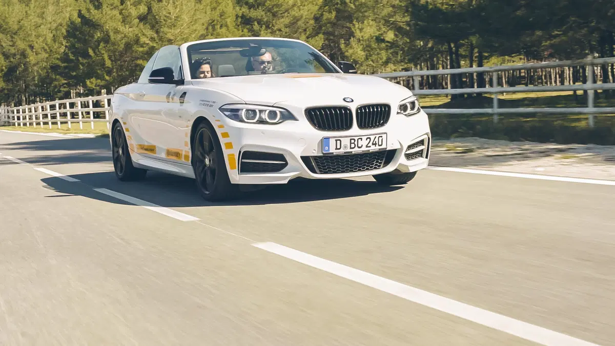 Confronto: Porsche 718 Vs Ford Mustang Vs BMW M240i (e Jaguar I-Pace) [video] (7)