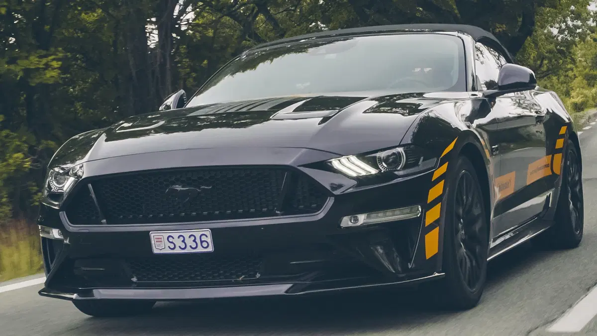 Confronto: Porsche 718 Vs Ford Mustang Vs BMW M240i (e Jaguar I-Pace) [video] (6)
