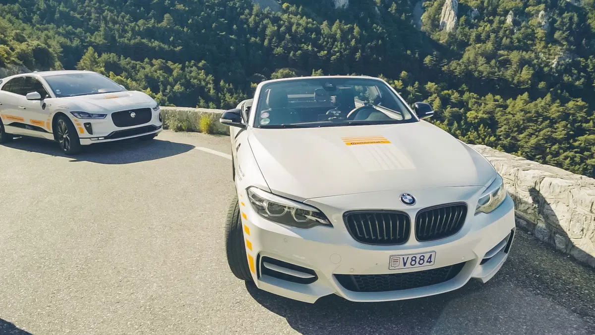 Confronto: Porsche 718 Vs Ford Mustang Vs BMW M240i (e Jaguar I-Pace) [video] (17)