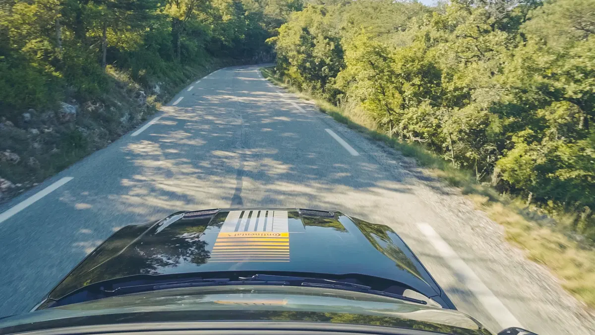 Confronto: Porsche 718 Vs Ford Mustang Vs BMW M240i (e Jaguar I-Pace) [video] (18)