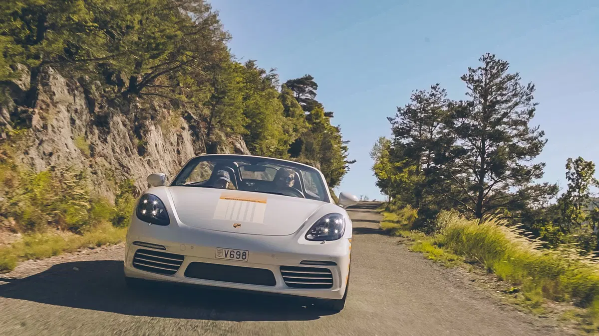 Confronto: Porsche 718 Vs Ford Mustang Vs BMW M240i (e Jaguar I-Pace) [video] (20)