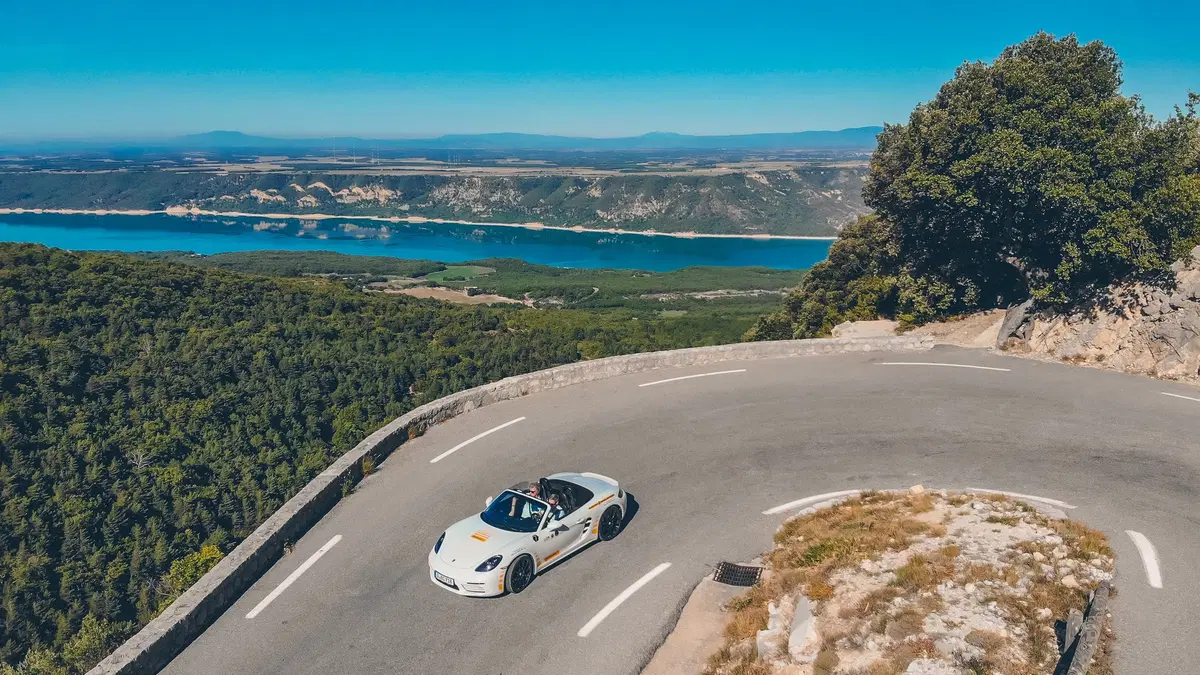Confronto: Porsche 718 Vs Ford Mustang Vs BMW M240i (e Jaguar I-Pace) [video] (23)