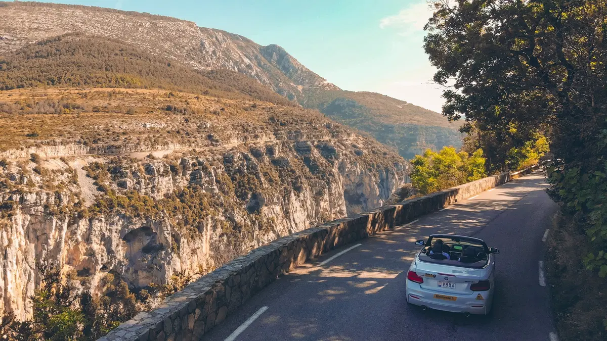 Confronto: Porsche 718 Vs Ford Mustang Vs BMW M240i (e Jaguar I-Pace) [video] (25)