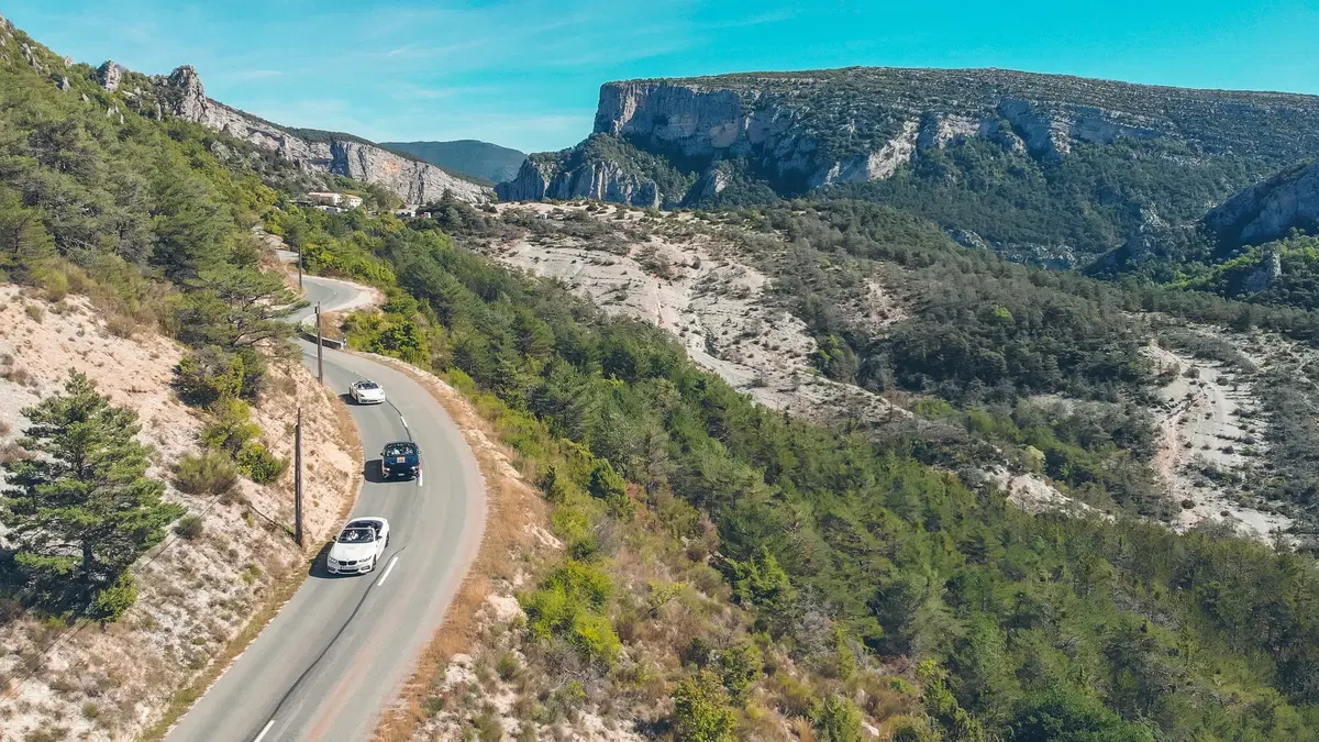 Confronto: Porsche 718 Vs Ford Mustang Vs BMW M240i (e Jaguar I-Pace) [video] (2)