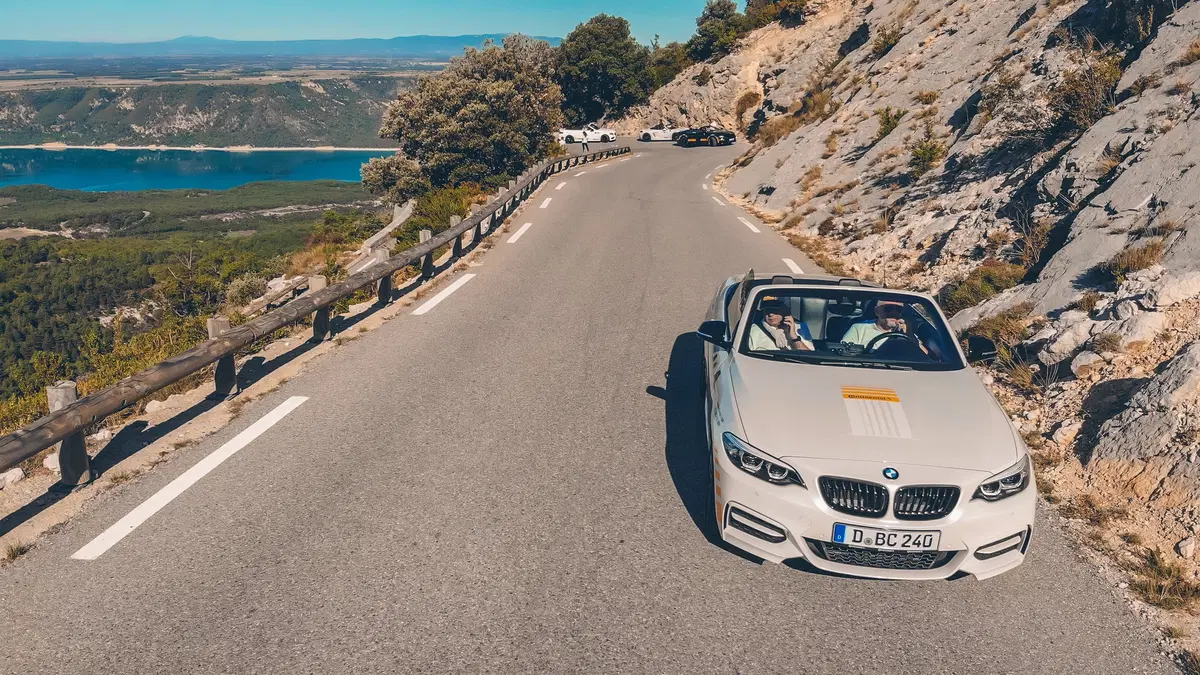 Confronto: Porsche 718 Vs Ford Mustang Vs BMW M240i (e Jaguar I-Pace) [video] (27)