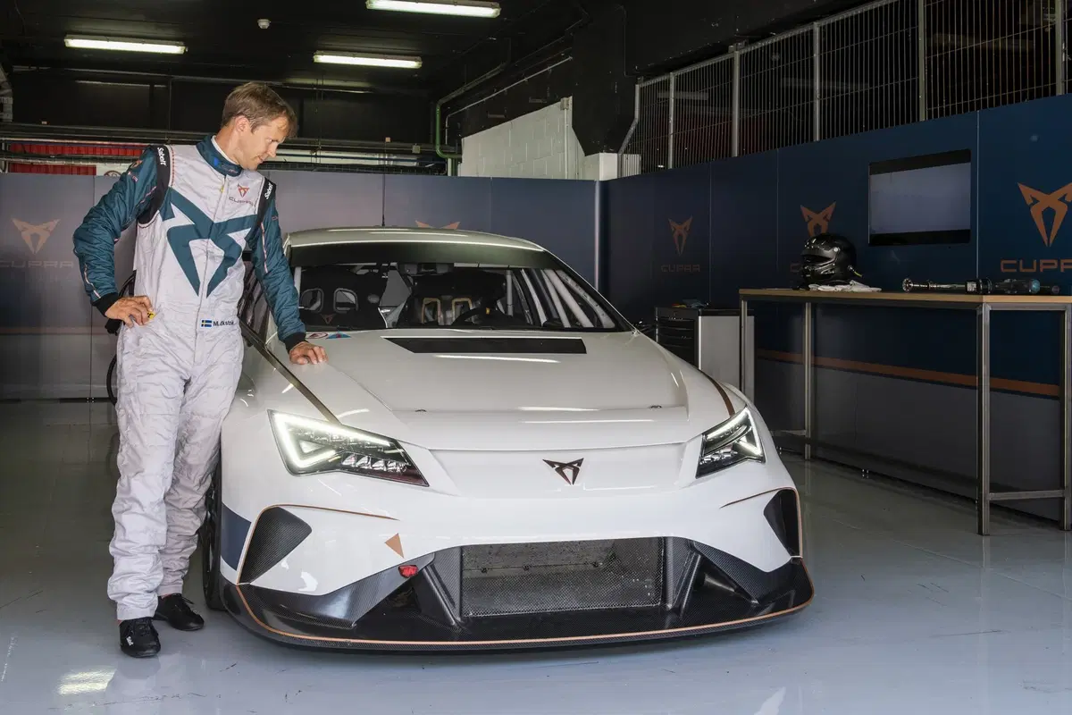 Cupra ETCR: l'elettrica da turismo per la 1^ volta in pista al Montmeló [Video] (5)