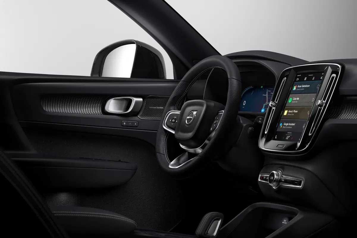Volvo XC40 elettrica: avrà il nuovo infotainment by Android (2)