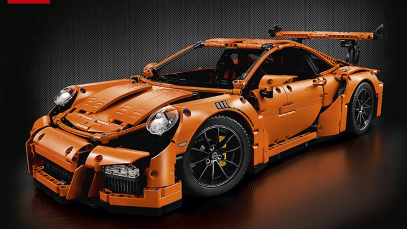 Porsche 911 GT3 RS by Lego [Video]