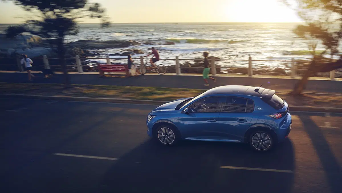 Peugeot 208 [video] (2)
