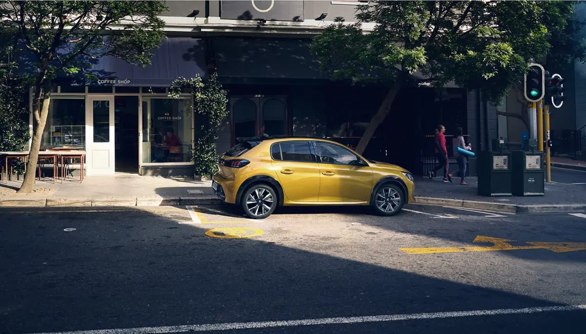 Peugeot 208 [video] (6)