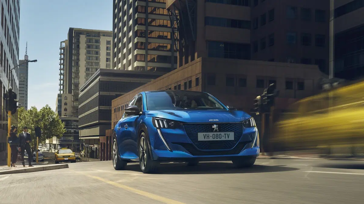 Peugeot 208 [video] (8)