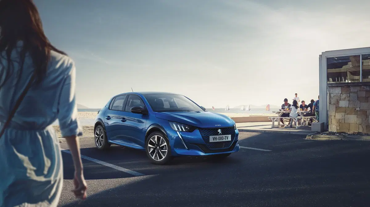 Peugeot 208 [video] (9)
